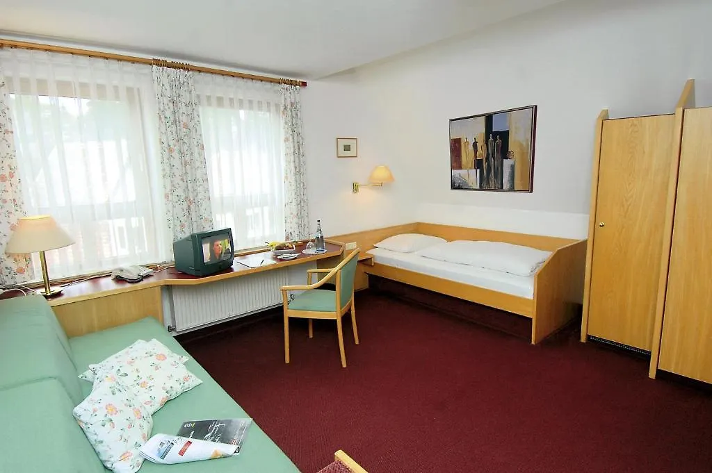 Landgasthof Hotel Roessle Waldenbuch 3*,